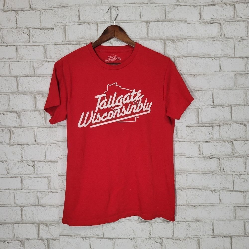 Tailgate Wisconsinbly graphic tee